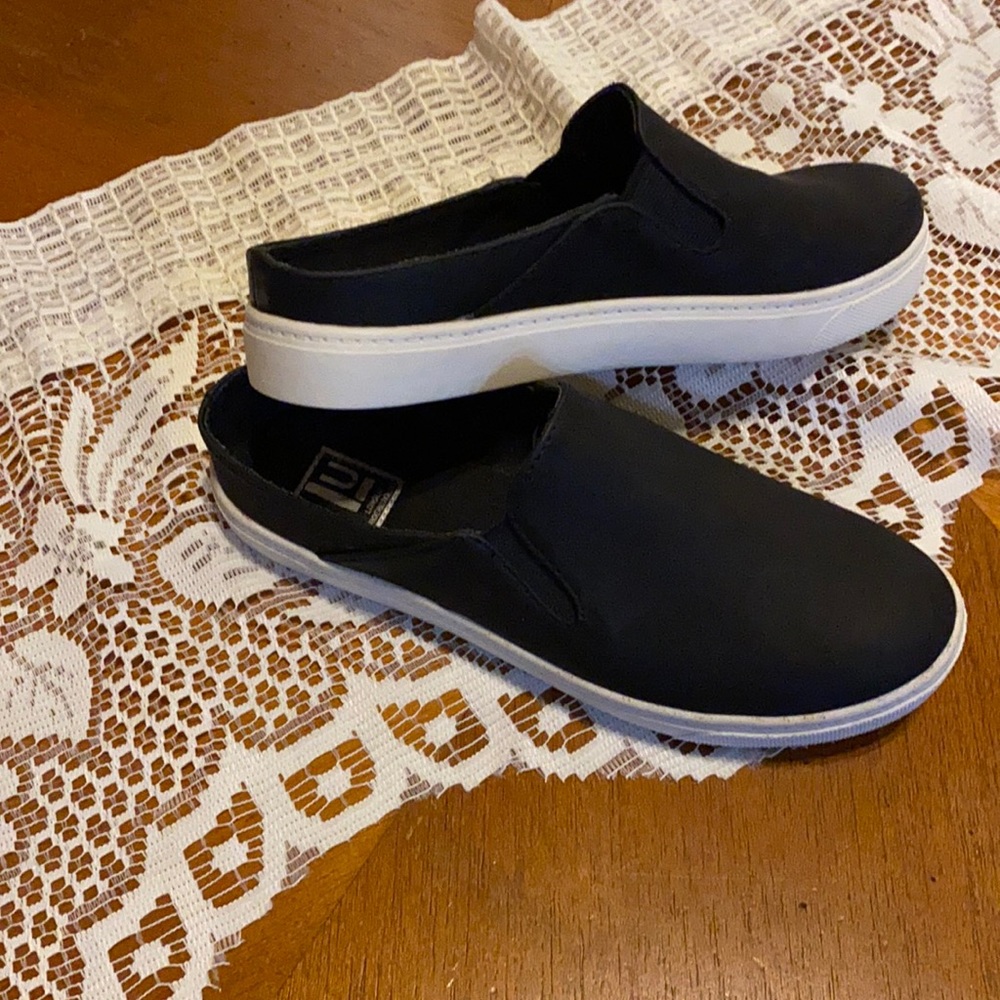 London Underground black canvas mules 7.5 m NWOT